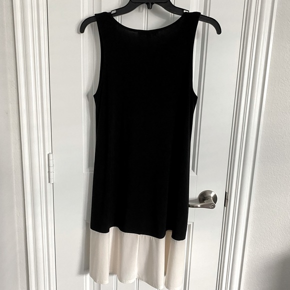 Tiana B. Dress Size: PM - Picture 2 of 4